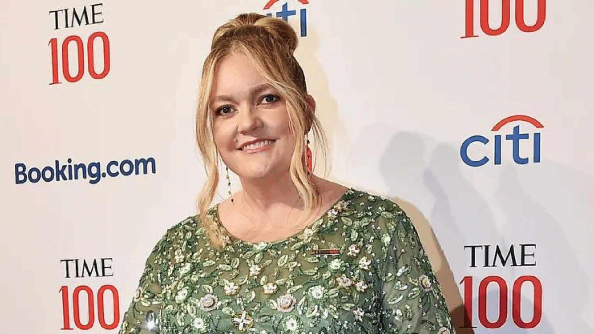 Colleen Hoover | 2023 Top Novels, Net worth & Achievements